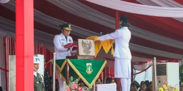 Pj Gubernur Al Muktabar Pimpin Upacara Pengibaran Bendera Merah Putih HUT Kemerdekaan RI Ke-78 Provinsi Banten
