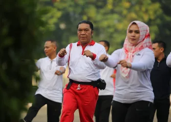Pj Gubernur Al Muktabar Hadiri Senam Dan Lomba 17 Agustus Setda Provinsi Banten