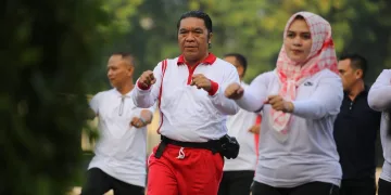 Pj Gubernur Al Muktabar Hadiri Senam Dan Lomba 17 Agustus Setda Provinsi Banten