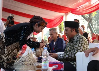 Pj Gubernur Banten Al Muktabar Lepas Parade Budaya Kota Tangerang Selatan 2023