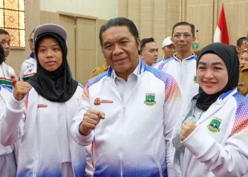 Pj Gubernur Al Muktabar Lepas Kontingen Provinsi Banten pada POPNAS XVI Tahun 2023