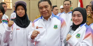 Pj Gubernur Al Muktabar Lepas Kontingen Provinsi Banten pada POPNAS XVI Tahun 2023