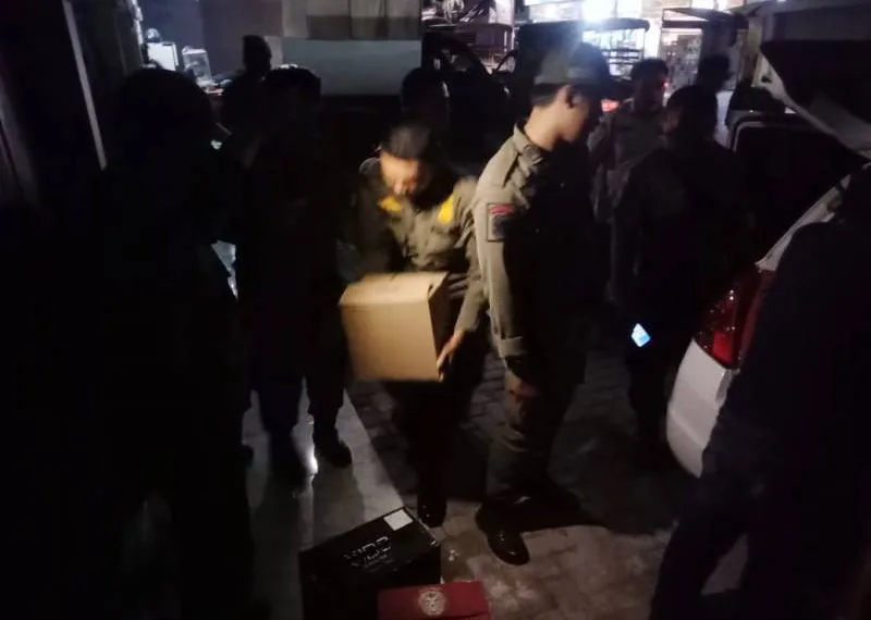 Modus Baru, Satpol PP Kota Tangerang Ungkap Jual Beli Miras Secara Daring