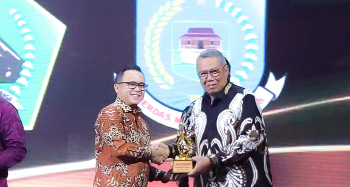 Pemkot Tangerang Selatan Raih Penghargaan Daerah Peduli Layanan Publik