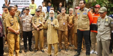 Bupati Lebak Distribusikan Bantuan Air Bersih Bagi Warga Terdampak Musim Kemarau