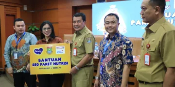 Sekda Kabupaten Tangerang Serahkan Bantuan 250 Paket Nutrisi Untuk Balita