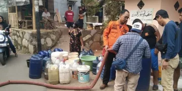 Warga Kampung Koceak Keranggan Krisis Air Bersih Akibat Kemarau Panjang