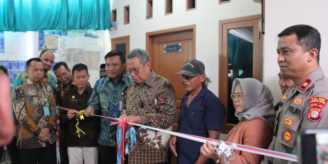 Pemkot Tangsel Gaspol Bedah RUTLH, Serahkan 94 Kunci Rumah di Ciputat dan Ciputat Timur