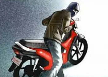 Dua Pencuri Motor Tabrak Mobil di Cipondoh Tangerang