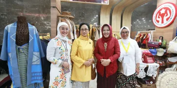 Dekranasda Provinsi Banten Tampilkan Tenun Baduy dan Rajutan Pada Pameran Asta Karya Nusa