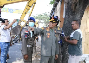 Satpol PP Kabupaten Serang Bongkar Puluhan Bangunan Liar