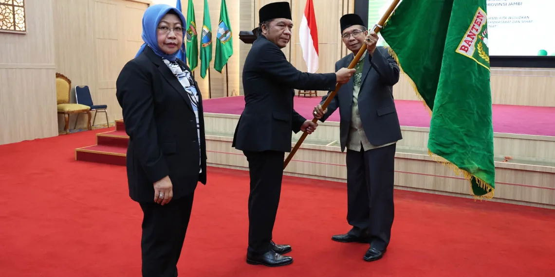 Pj Gubernur Al Muktabar Lepas Kafilah Provinsi Banten Pada STQHN 2023 Jambi