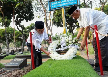 Pj Gubernur Al Muktabar Ziarah ke Makam Tokoh Banten di Jakarta