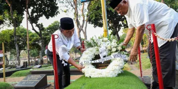 Pj Gubernur Al Muktabar Ziarah ke Makam Tokoh Banten di Jakarta