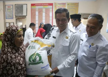 Bantuan Pangan Tahap II Kota Serang Disalurkan, Walikota Ingatkan Pentingnya Pendidikan