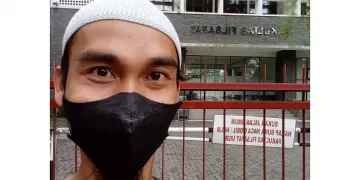 Tanda Hari Kiamat adalah Orang tidak Peduli dari Mana Mengambil Harta; Halal atau Haram