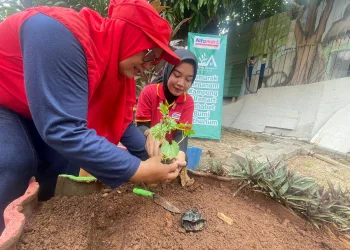 Kampung Alfamart Sahabat Bumi Anthurium Gelar Semarak Menanam di Kota Tangerang