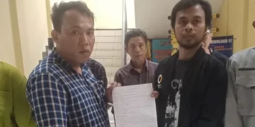 Terprovokasi Kabar Hoax Penculikan Anak, Warga Rusak Kendaraan Travel, Sopirnya Babak Belur Dipukuli