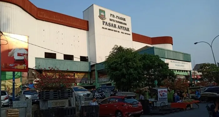 Pedagang Pakaian dan Tekstil Pindahkan Barang Dagangan Jelang Revitalisasi Pasar Anyar Tangerang