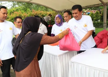 Pj Bupati Tangerang Tekan Inflasi Lewat Bazar dan Jalan Santai