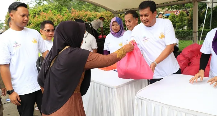 Pj Bupati Tangerang Tekan Inflasi Lewat Bazar dan Jalan Santai