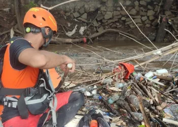 Anak Tenggelam di Kali Angke Ciledug Tangerang