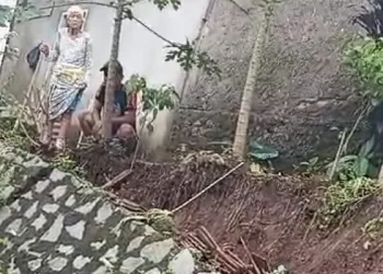 Tiga Rumah Nyaris Terbawa Longsor di  Momonggor Keranggan Tangsel
