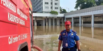 Dari Pompa Air Hingga Armada Damkar Diturunkan Atasi Banjir di Apartemen Serpong Garden Cisauk