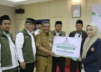 112 Mahasiswa di Pandeglang Dapat Bantuan Studi Akhir Dari Baznas Pandeglang