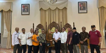 Terima Serikat Pekerja, Pj Gubernur Al Muktabar: Kita Akan Sampaikan Masukan dan Saran ke Kemenaker