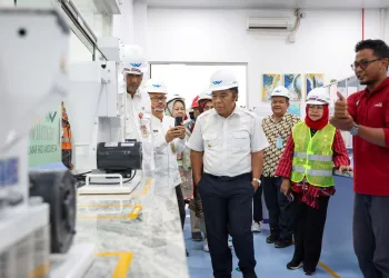 Pastikan Ketersediaan Bahan Produksi Beras Jelang Nataru, Al Muktabar Tinjau Kawasan Industri Terpadu Wilmar