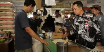 Pj Bupati Tangerang Temukan Produk Berformalin Hingga Harga Sembako Tidak Stabil di Pasar Gudang Tigaraksa
