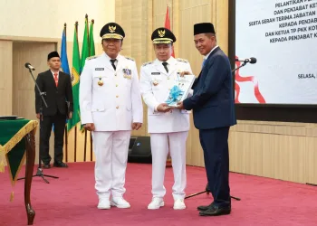 Pj Gubernur Banten Al Muktabar Lantik Pj Wali Kota Serang