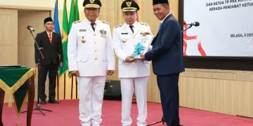 Pj Gubernur Banten Al Muktabar Lantik Pj Wali Kota Serang