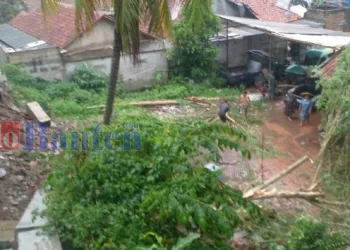 BREAKING NEWS: Keranggan Tangerang Selatan Dikepung Longsor