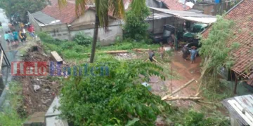 BREAKING NEWS: Keranggan Tangerang Selatan Dikepung Longsor