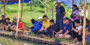 Caleg Muda Golkar Ajak Masyarakat Jelupang Mancing Ikan