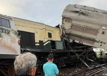 Ada Tabrakan Maut Dua Kereta Api, KM 181 Tak Bisa Dilalui