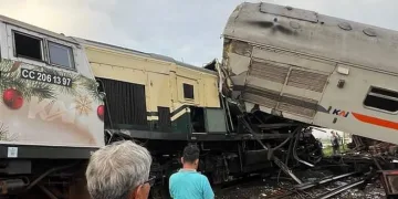 Ada Tabrakan Maut Dua Kereta Api, KM 181 Tak Bisa Dilalui