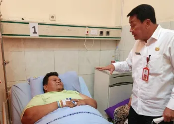 Sekda Kabupaten Tangerang Jenguk Pasien Obesitas di RSUD Tangerang