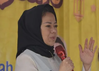 Emak-emak Doakan Eva Elisa Wibisono Dari Golkar Jadi Anggota DPR RI