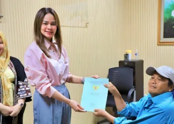 Kantor Pertanahan Tangerang Selatan Serahkan 169 Sertipikat PTSL 2023 untuk Warga Kecamatan Setu dan Pondok Aren