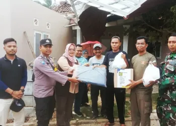Pemkab Pandeglang Salurkan Bantuan Logistik Untuk Korban Angin Puting Beliung di Kecamatan Cimanuk