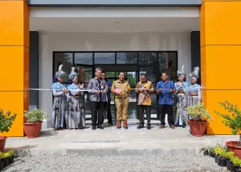 Pj Gubernur Banten Al Muktabar Resmikan Sarpras Pendidikan 3 SMK Negeri di Kota Serang