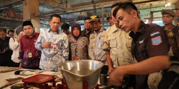 Beras Murah Mengalir di Pasar Curug Tangerang