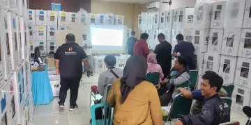 Petugas PPS Jelupang Tangsel Kepergok Buka Kotak Suara Sebelum Rapat Pleno