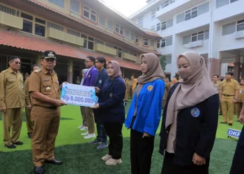 Pemkot Tangerang Beri Beasiswa Kepada 46 Mahasiswa Kurang Mampu