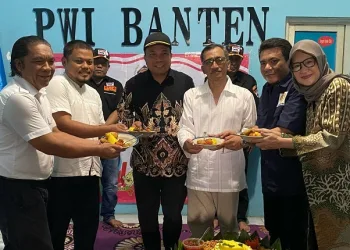 Pj Gubernur Banten Al Muktabar Beri Kejutan di Hari Pers Nasional dan HUT PWI