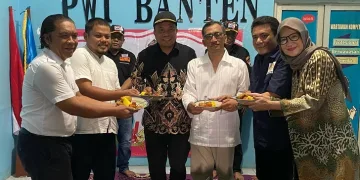 Pj Gubernur Banten Al Muktabar Beri Kejutan di Hari Pers Nasional dan HUT PWI