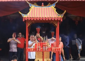 Klenteng Boen Tek Bio di Kota Tangerang Diserbu Masyarakat
